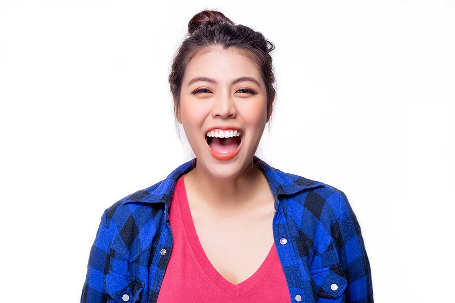 Smile Makeovers: The Role of Crowns in Cosmetic Dentistry