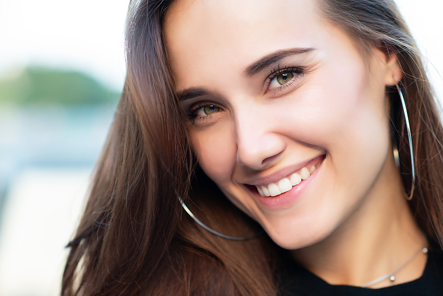 What Causes Tooth Discoloration (And How Cosmetic Dentistry Can Fix It)